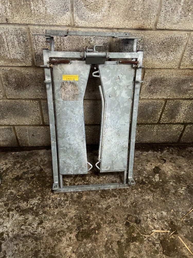 Autolocking Sheep Head Yoke