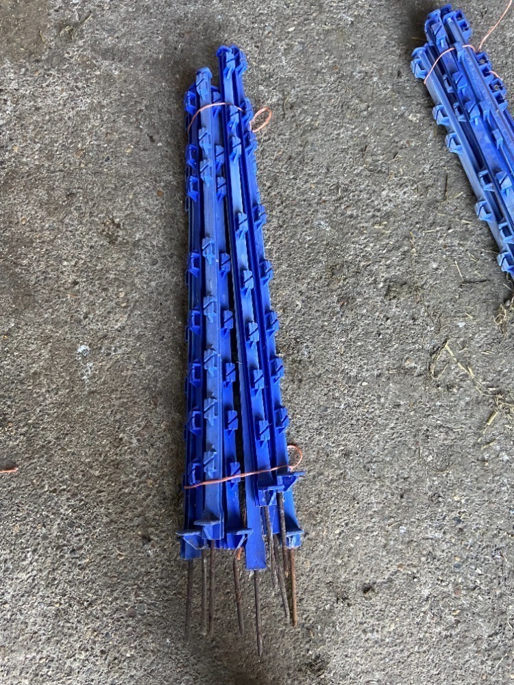 10 Plastic Electric Fencing Stakes