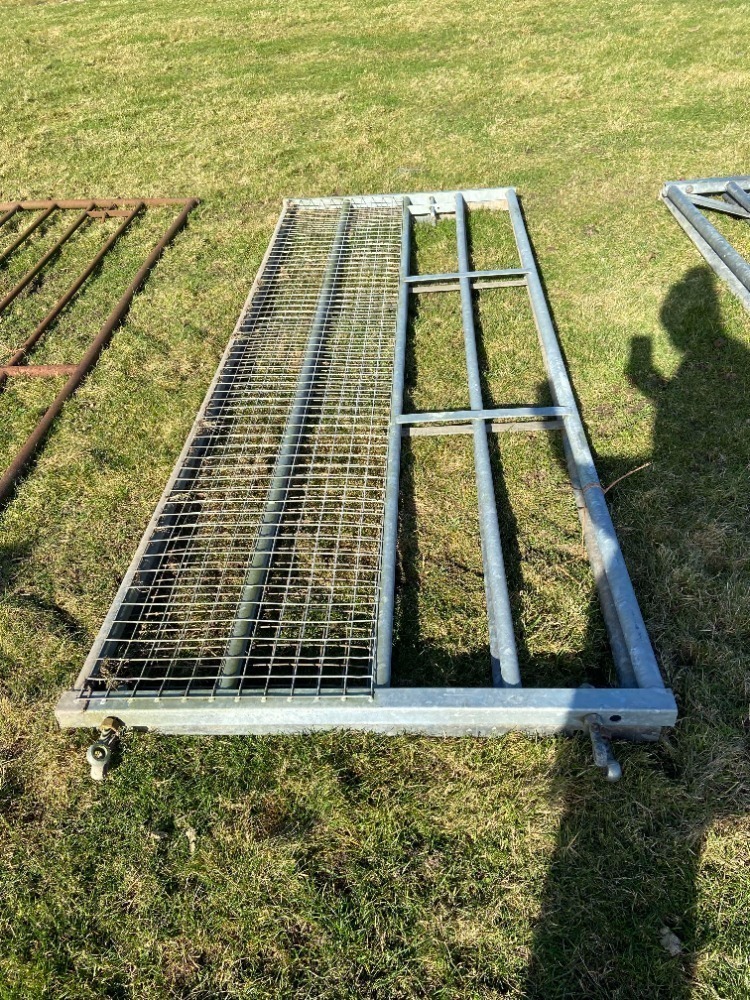 Pair of 10ft Gates half mesh