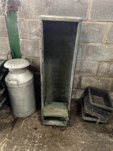 1 Metal Water Trough