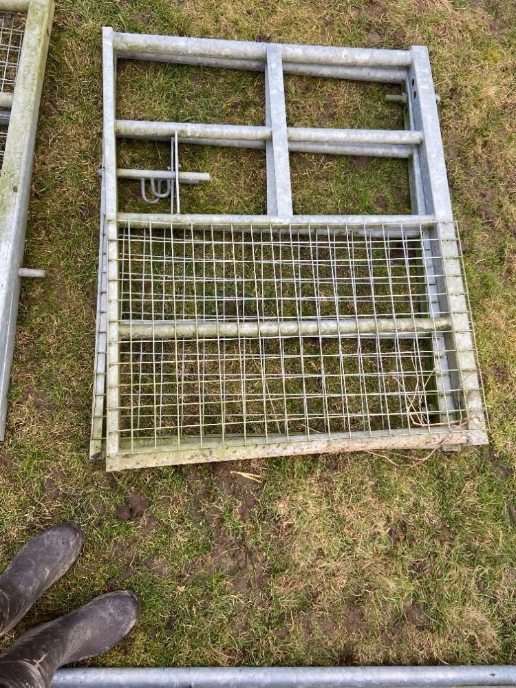 Pair of half mesh 3ft Gates