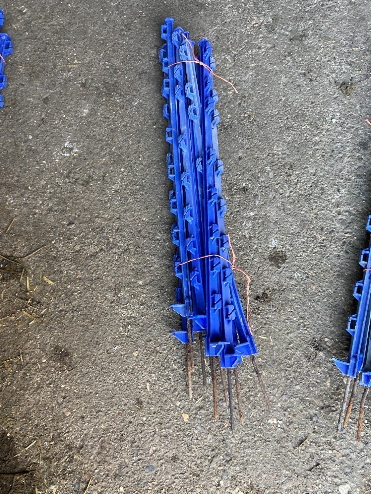 10 Plastic Electric Fencing Stakes