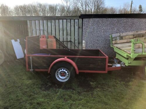 Single axle wooden car trailer