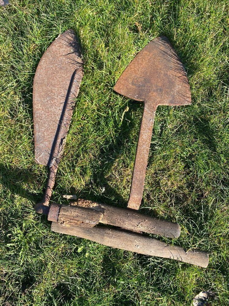 2 x Hay Knives (1 with broken handle)