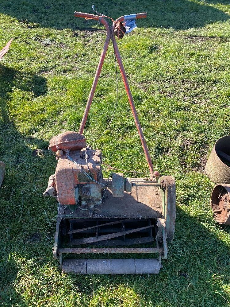 Suffolk Super Punch Lawnmower