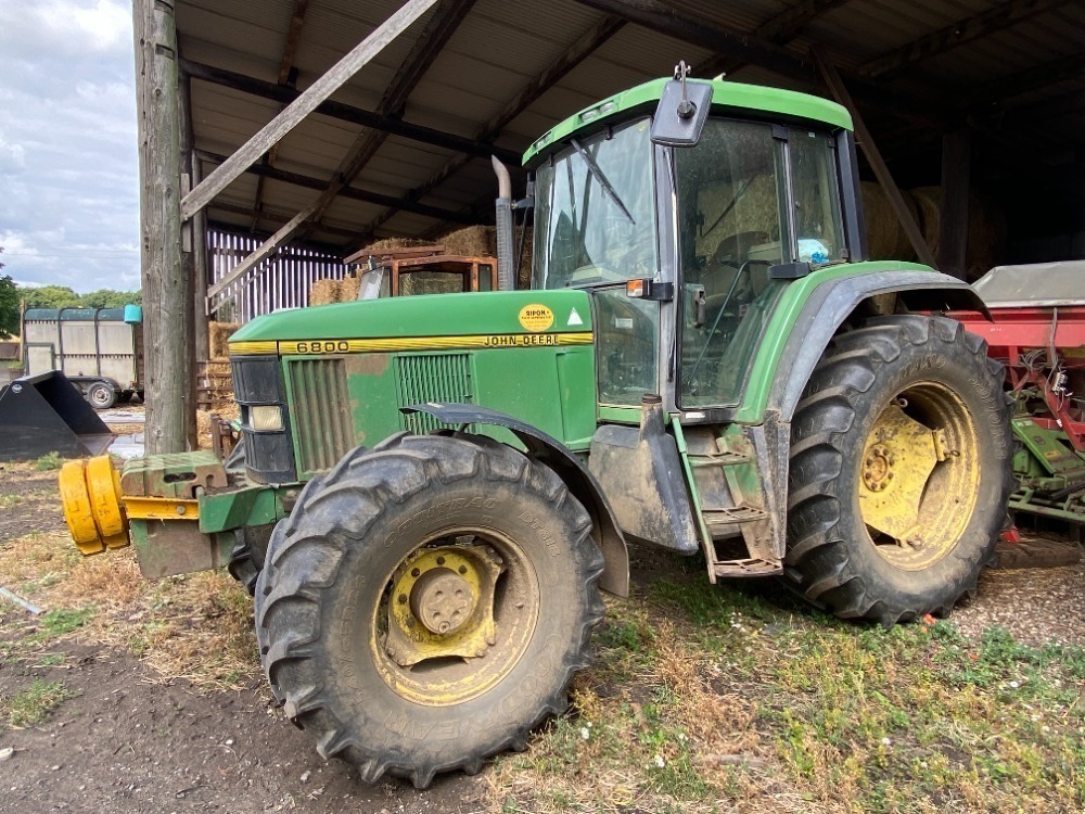 (96) John Deere 6800