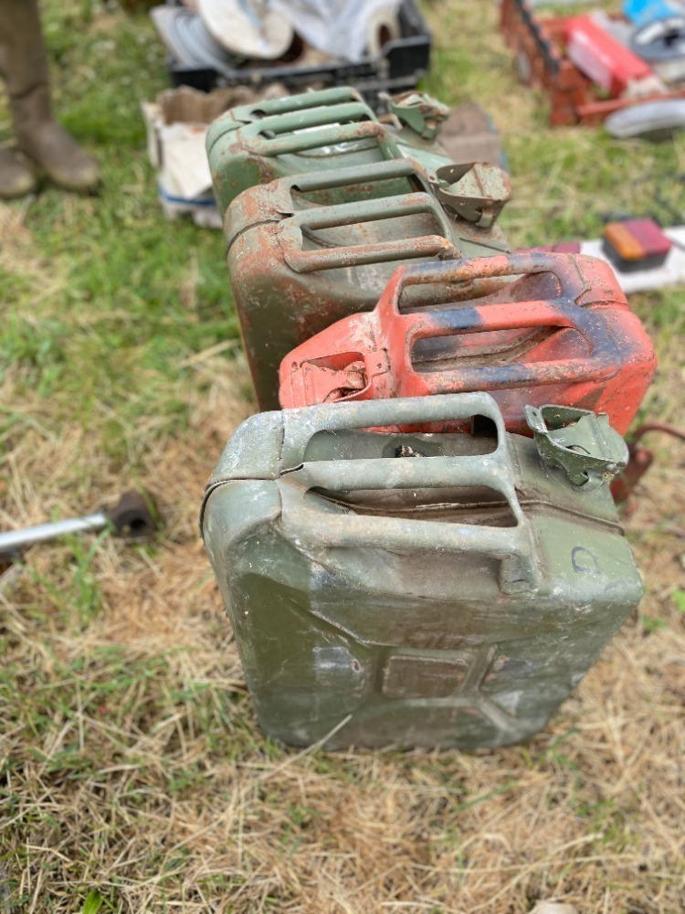 4 x Jerry Cans (Large)