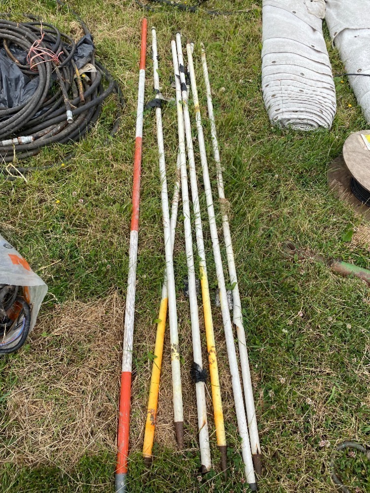 Qty Survey Poles