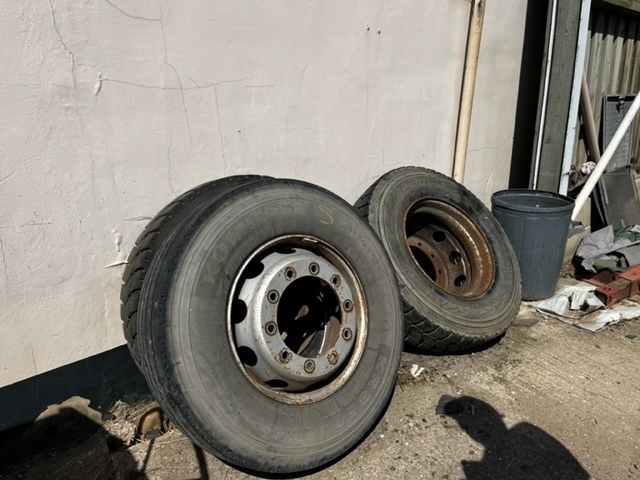 295-80R 22.5 Tyres