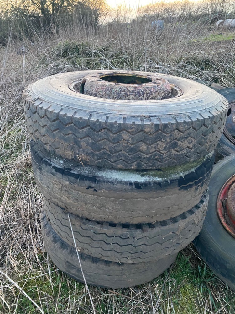 4 Truck Tyres and Wheels