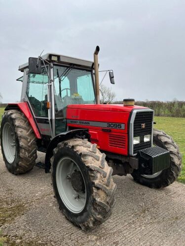 Massey Ferguson 3095 Datatronic 1993, 8250 Hours, 40k Box, Dynashift and Datatronic, 6 Cylinder Turbo Perkins Engine, Aircon, Full Set of Weights, Tidy Condition Inside & Out