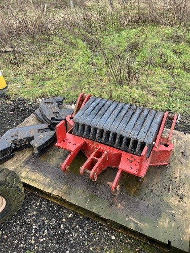 Case Wafer weights and frame (rear), 16 x 45kg (900kg) for loader tractor.