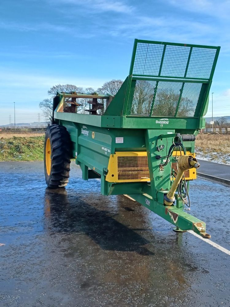 Bunning Low Lander 90 MK4 (2016) C/W 18.4 R38. Single axle rear ...