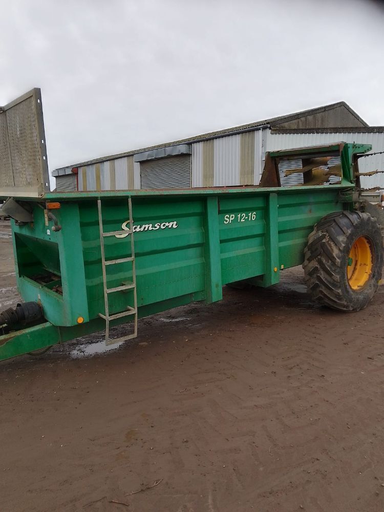 Samson SP12-16 single axle rear discharge manure spreader