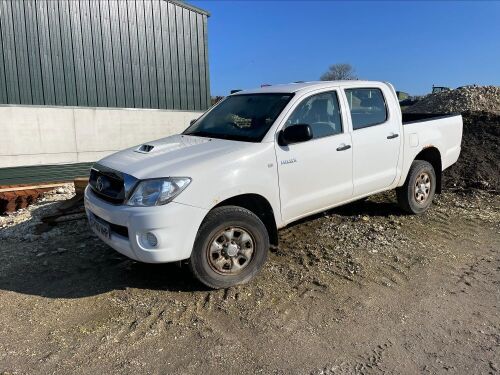Toyota Hilux Pickup 2010 plate, 4x4 (60 reg), 6 speed manual gearbox, 88,620 miles, good condition
