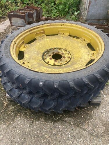 Row crop wheels 230/95 R44 (9.5 R44) (excellent tyres)