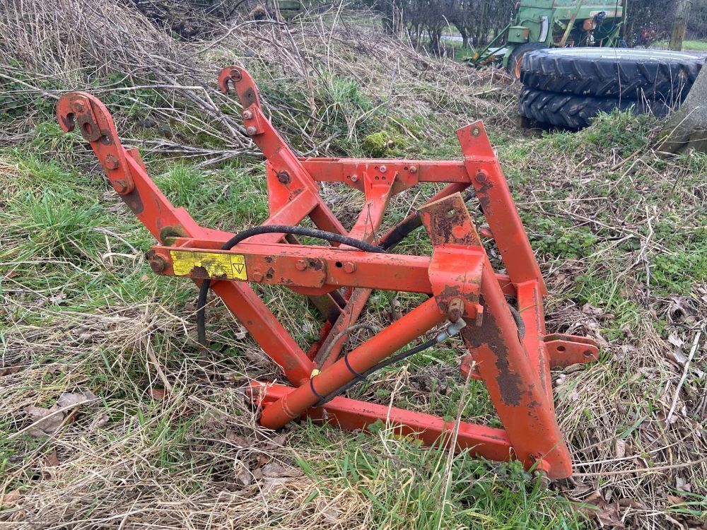 Kuhn drill linkage