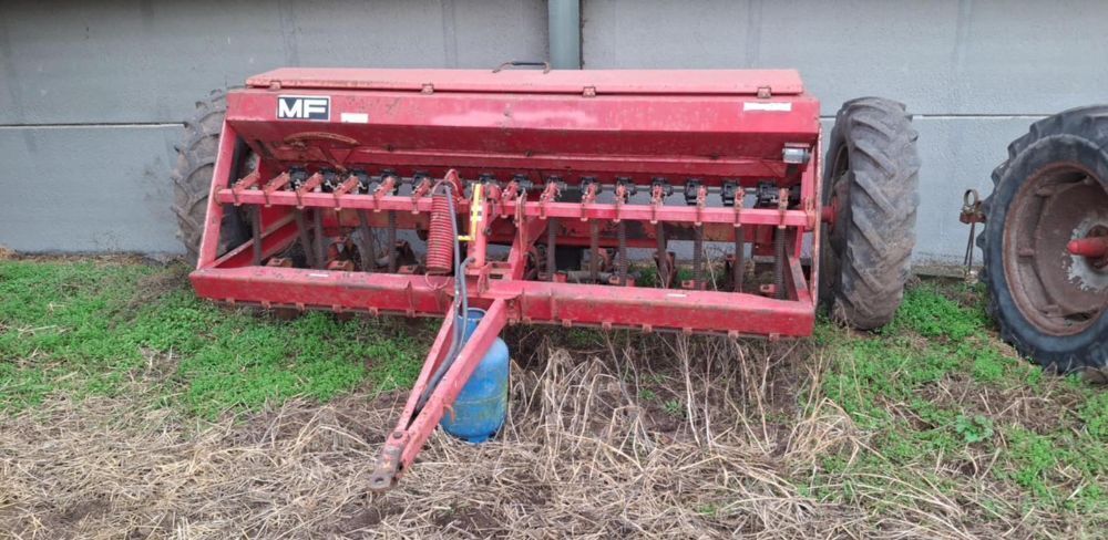 Massey Ferguson 30 drill, 17 disc coulter, grain only - spares or repair